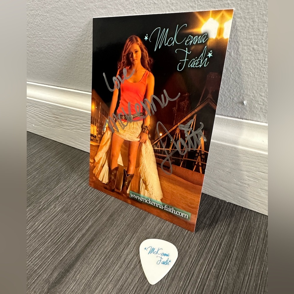 McKenna Faith autograph - like new condition